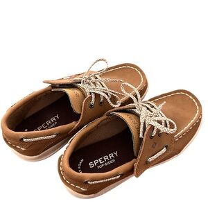 Sperry Tan Boat Shoes with Laces